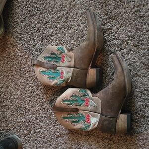 Junk Gypsy cactus Brown cowboy booties